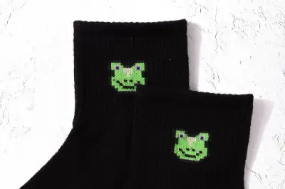 144針純棉客製襪細節-精密電繡Logo不變形